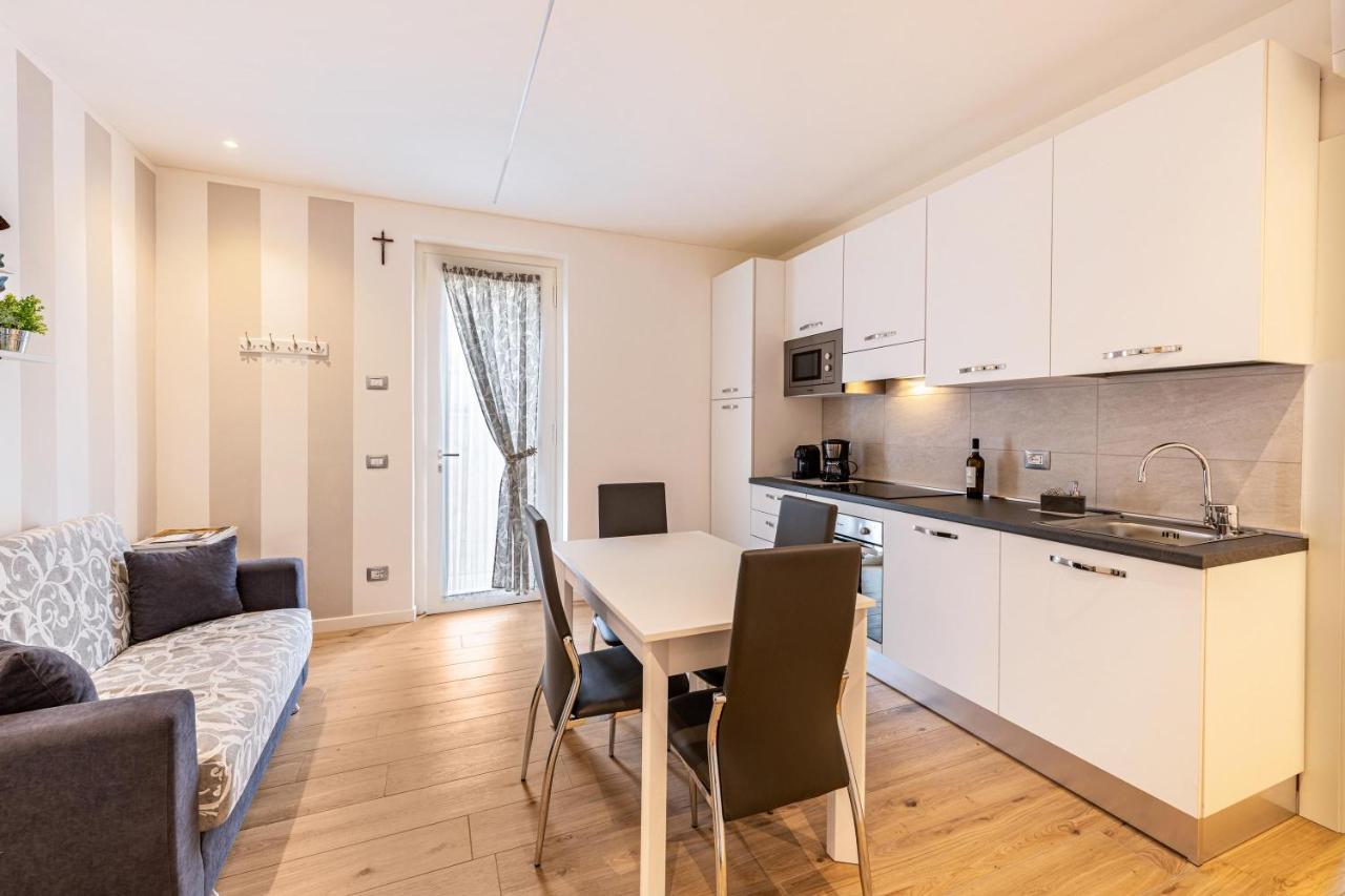 New Casa Ilaria Close To Center Torri Del Benaco Eksteriør bilde